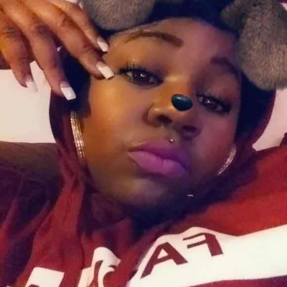 Meet your Posher, Takiesha - Picture 1 of 1